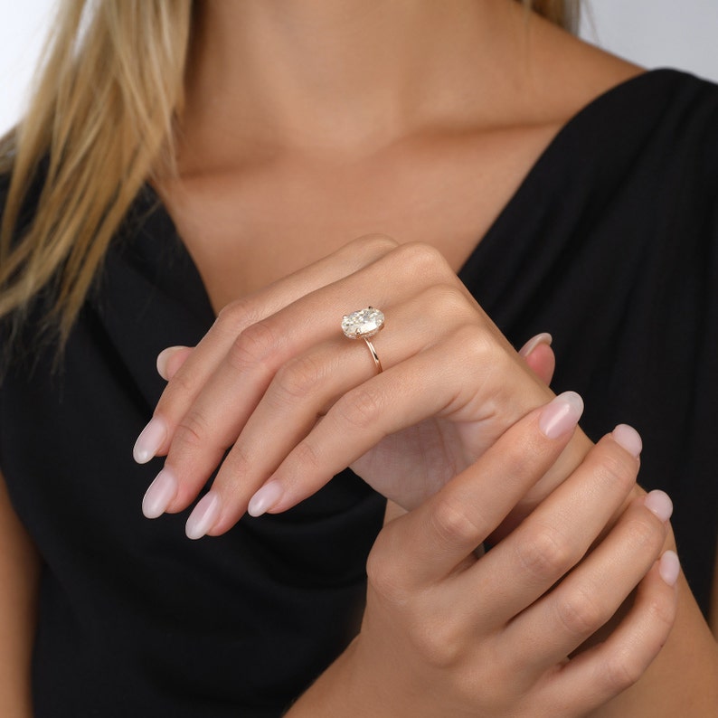 2CT Oval Diamond Halo Moissanite Engagement Ring