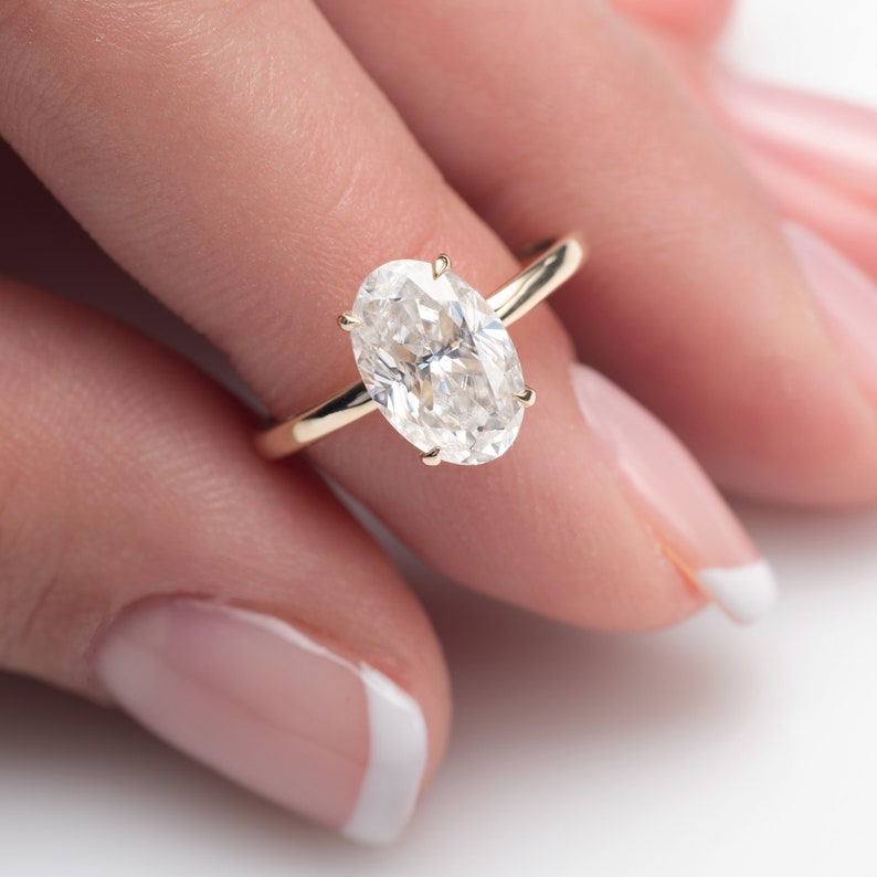 2CT Oval Diamond Halo Moissanite Engagement Ring