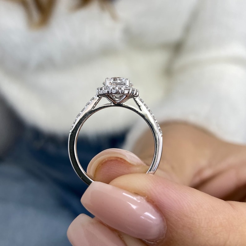 1.0 CT Round Moissanite Halo Engagement Ring With Pave Setting
