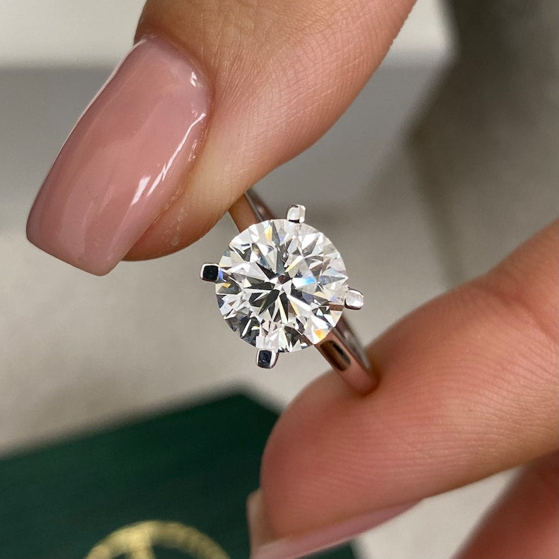 2.0 CT Round Moissanite Solitaire Engagement Ring