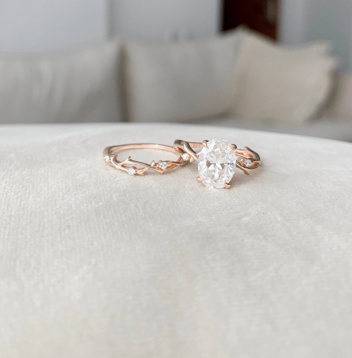 2.0CT Oval Cut Moissanite Twing Halo Bridal Engagement Ring Set