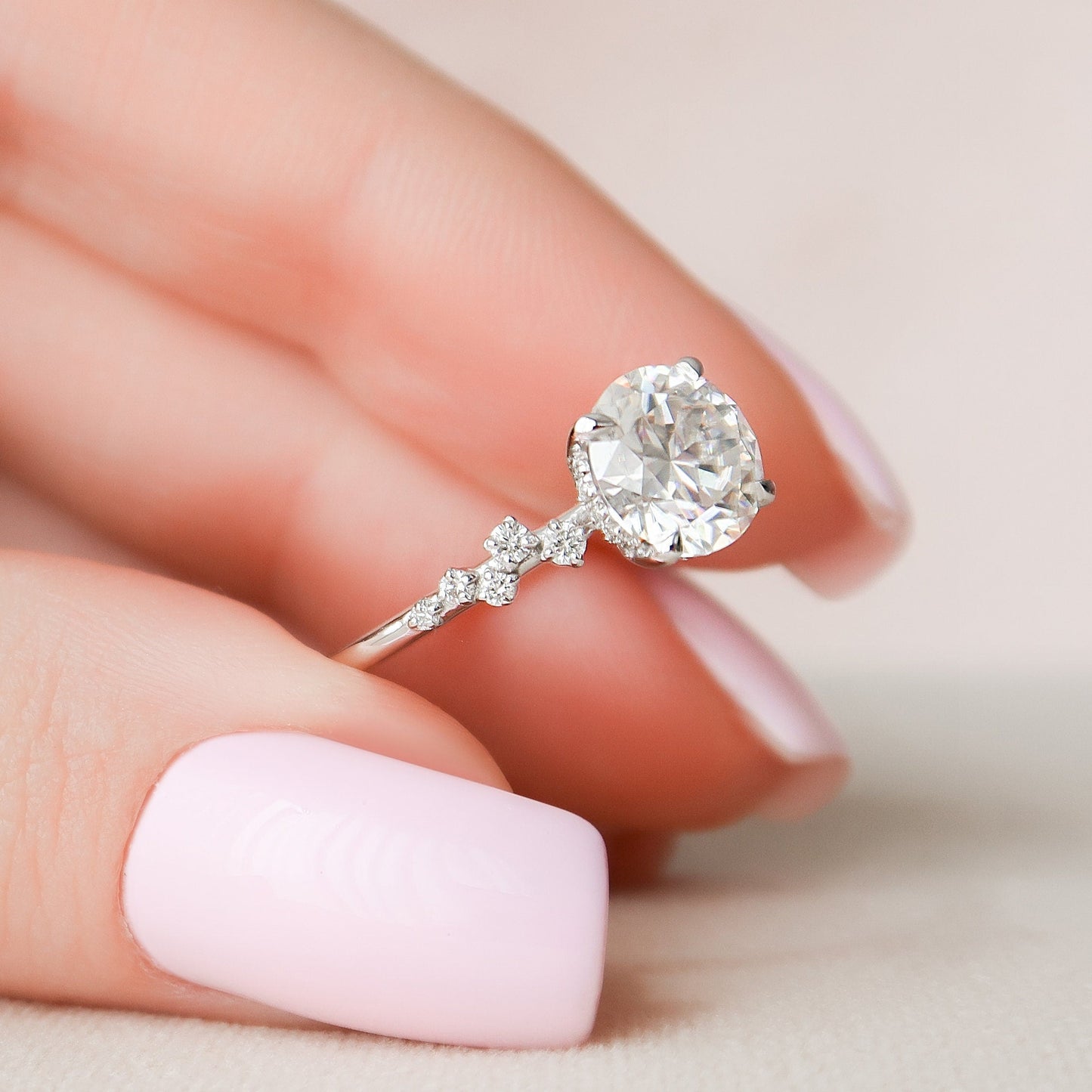 2 CT Round Cut Moissanite Wedding Ring
