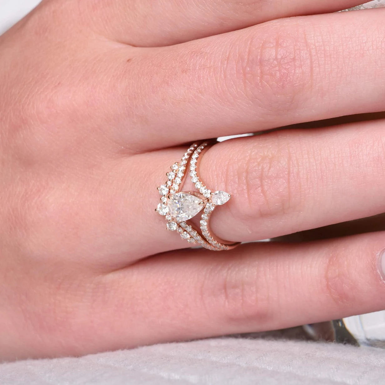 1.0CT Vintage Pear Cut Moissanite Halo Bridal Engagement Ring Set