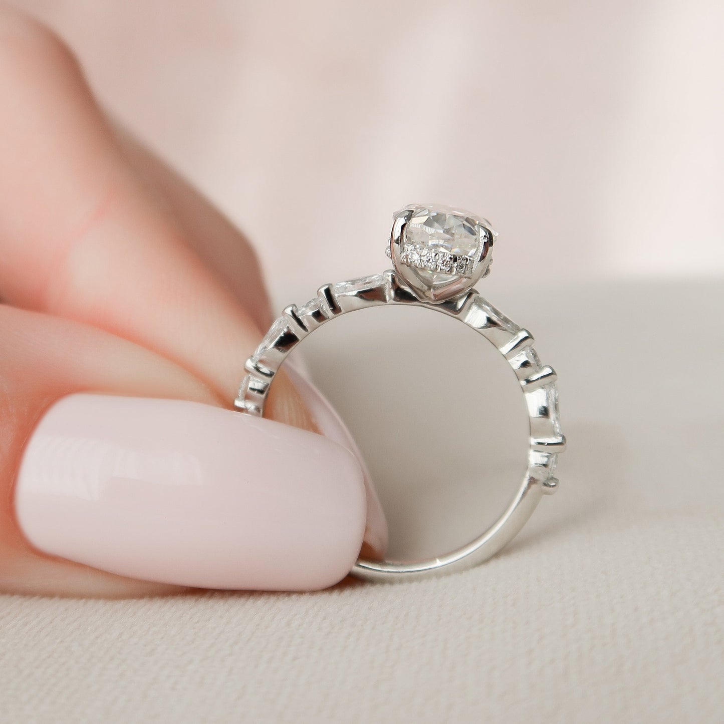 2.0CT-4.0CT Oval Cut Moissanite Hidden Halo Engagement Ring