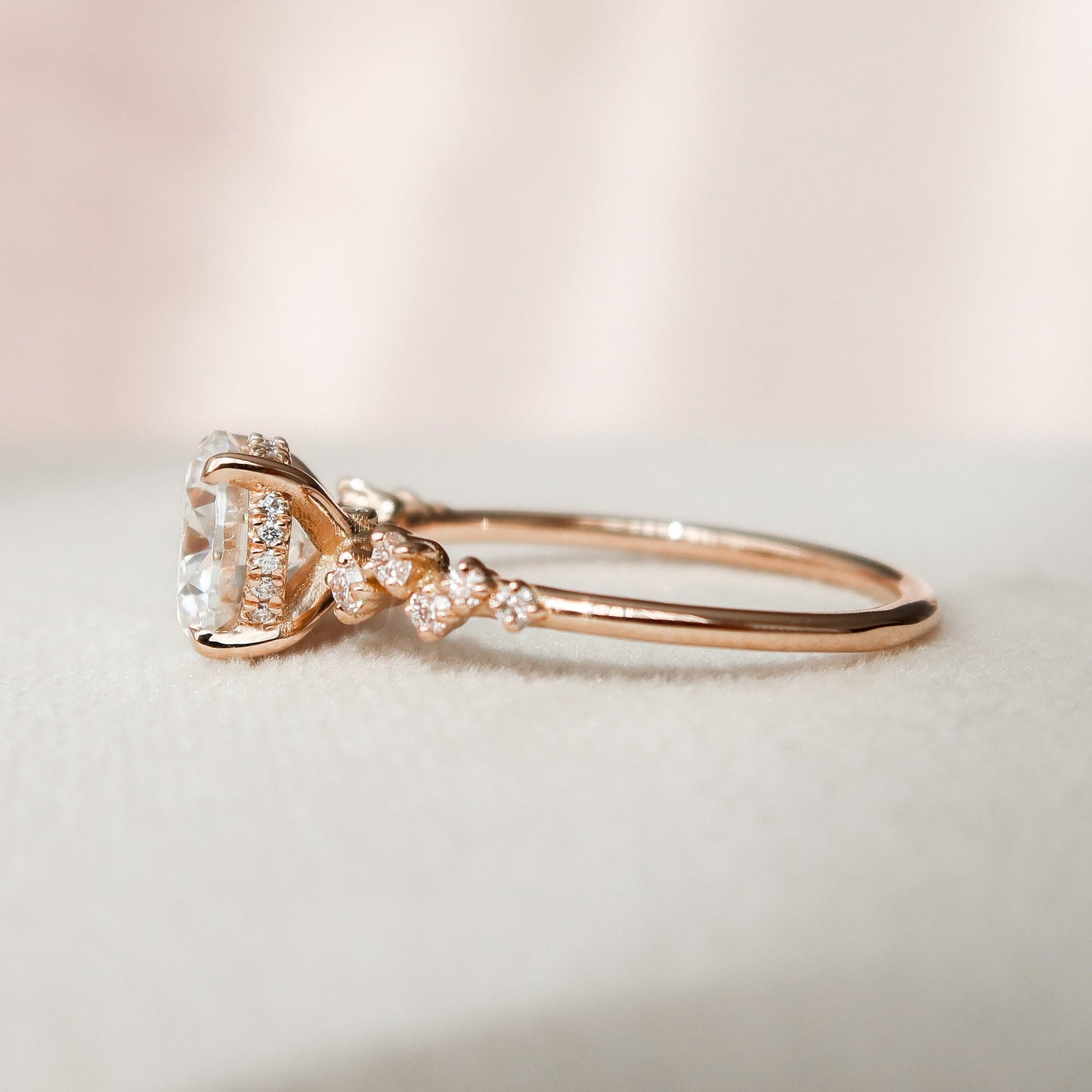 2 CT Round Cut Moissanite Wedding Ring