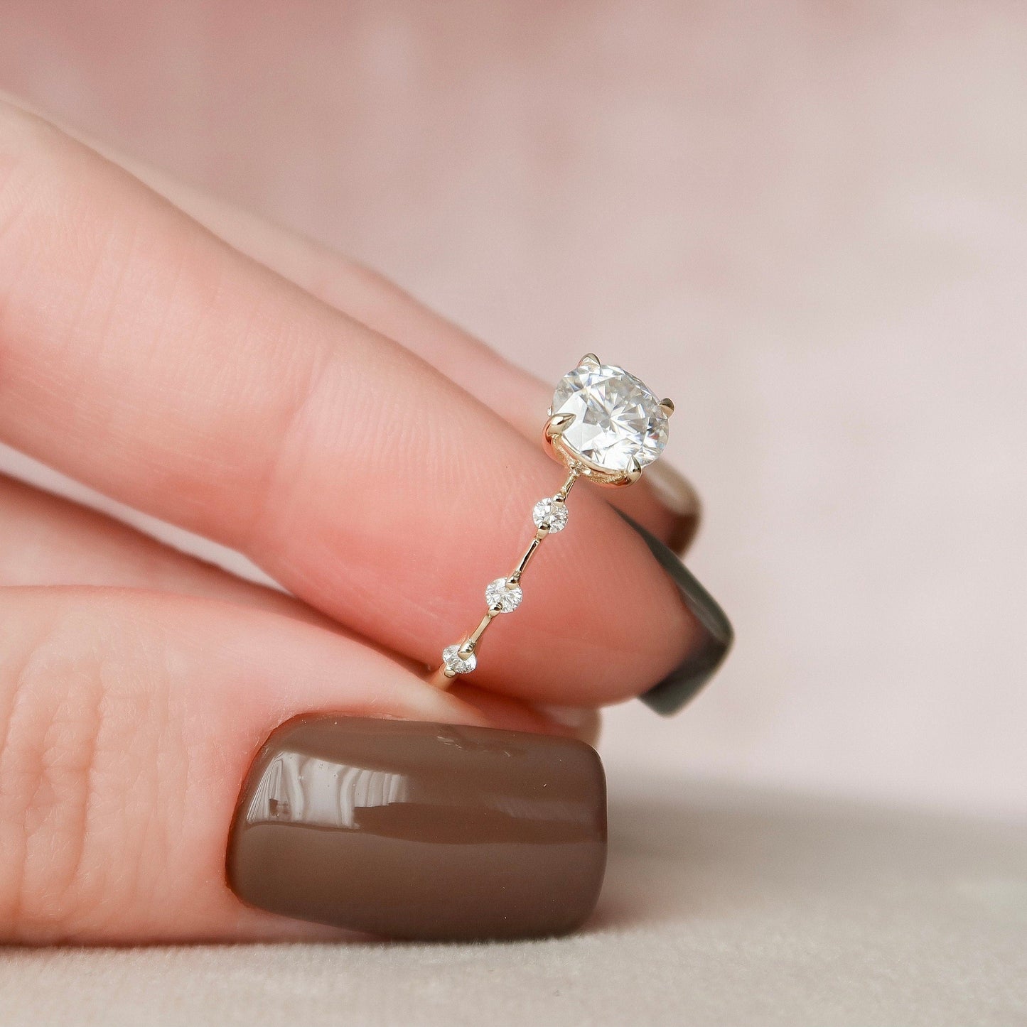 1.0CT Round Cut Moissanite Solitaire Engagement Ring