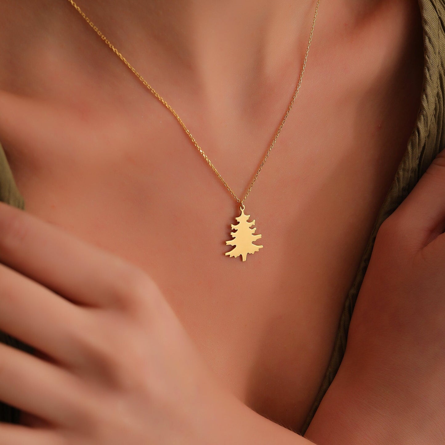 14K Gold Minimalist Xmas Tree Charm Necklace for Women