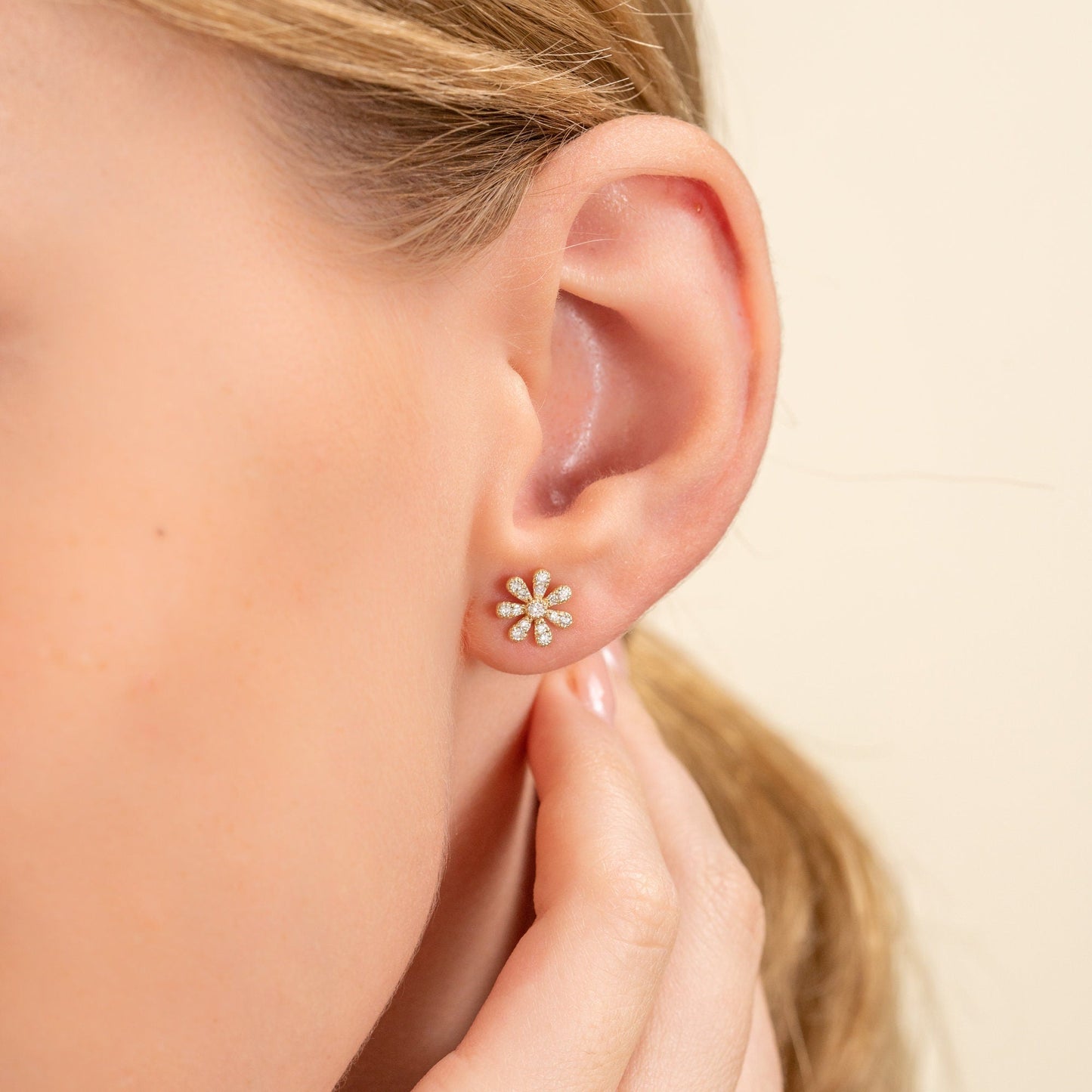 0.18CT Round Floral Moissanite Diamond Stud Earrings For Women