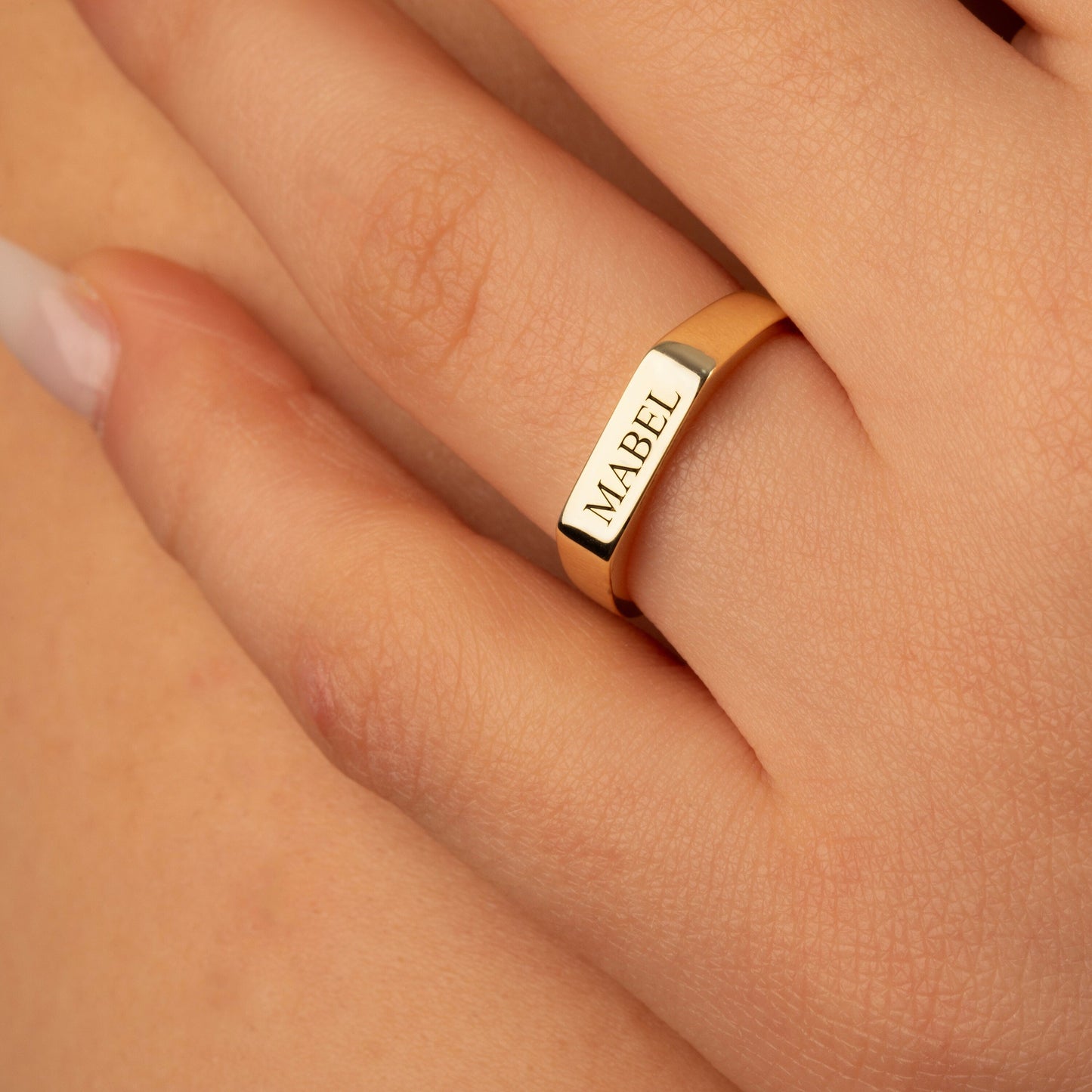 2.5mm Engraved Moissanite Wedding Band For Women In 18K Yellow Gold