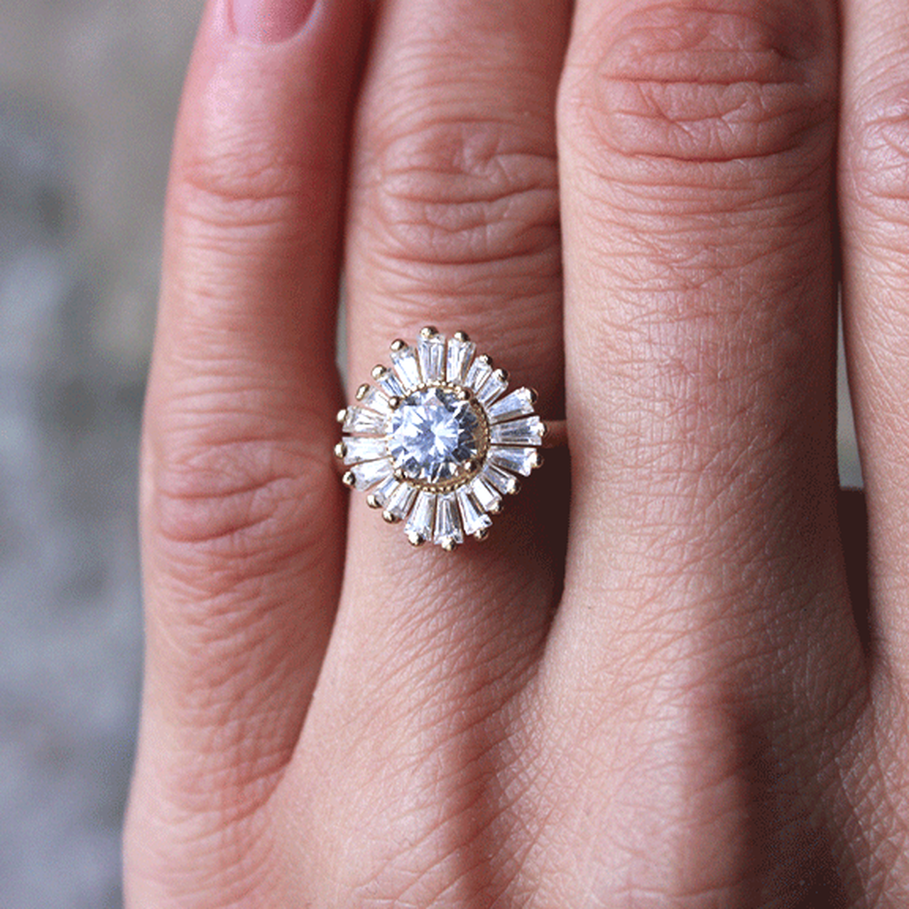 1 CT Round Cut Baguette Halo Moissanite Engagement Ring