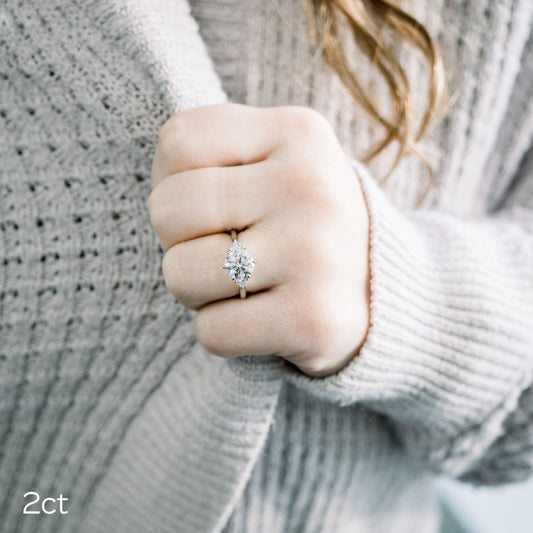 2.0CT Round Brilliant Cut Moissanite Trillion Diamond Engagement Ring