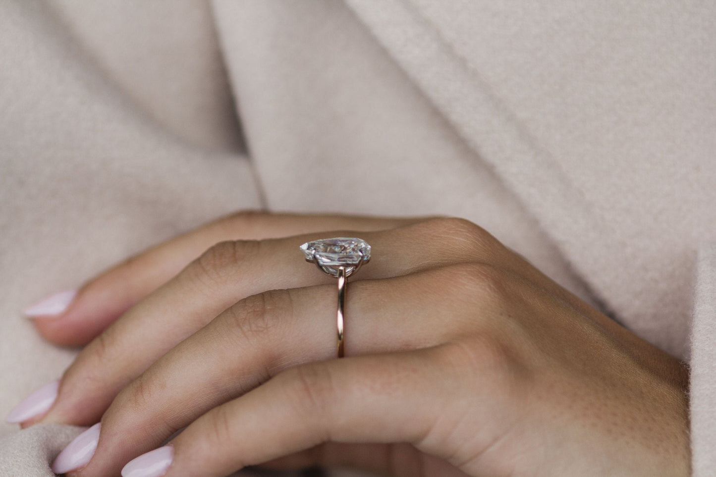 3.0CT-5.0CT Pear Cut Solitaire Moissanite Diamond Engagement Ring