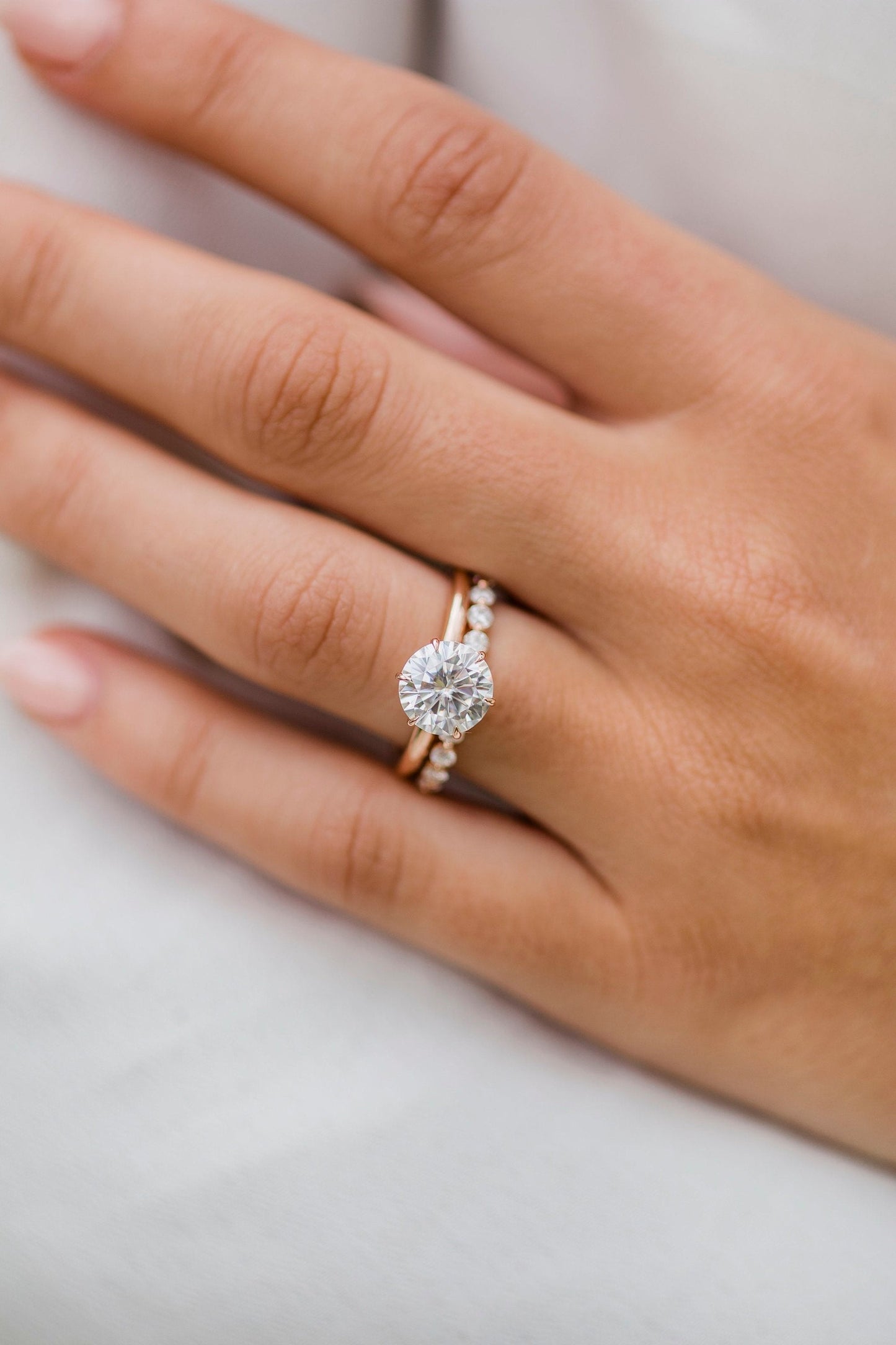 2.0CT-3.0CT Round Cut Six Prong Moissanite Solitaire Engagement Ring