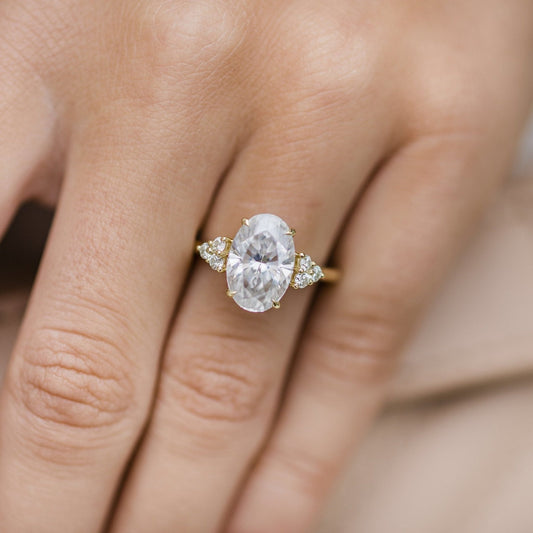 3.0CT-5.0CT Oval Cut Cluster Moissanite Diamond Engagement Ring