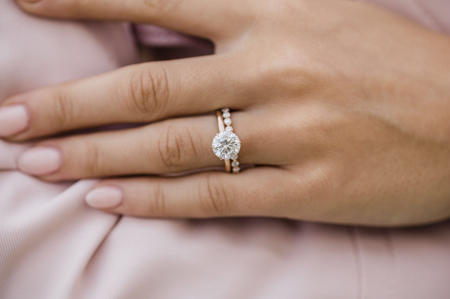 2.0CT-3.0CT Round Cut Six Prong Moissanite Solitaire Engagement Ring