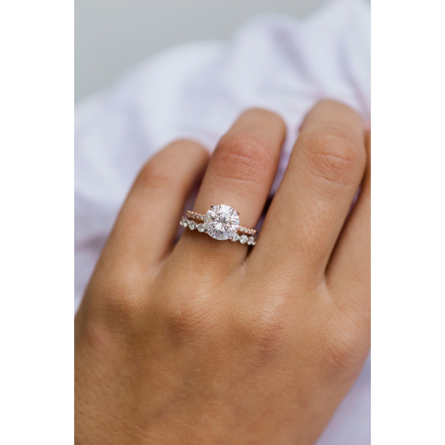 2.1 CT Round Cut Hidden Halo Moissanite Engagement Ring