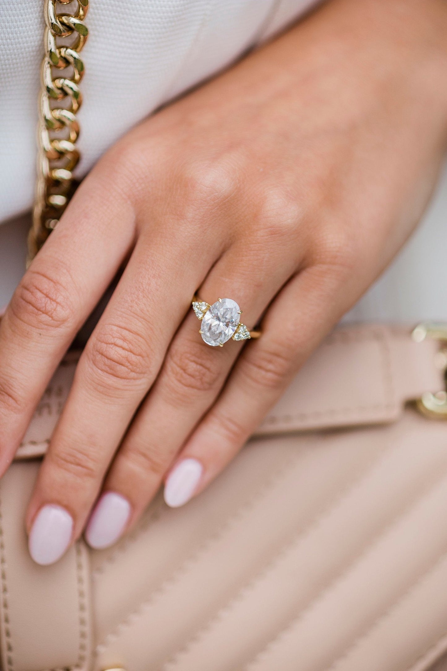 3.0CT-5.0CT Oval Cut Cluster Moissanite Diamond Engagement Ring