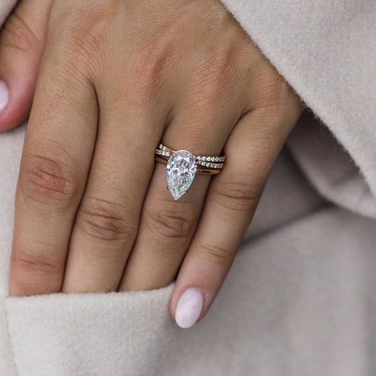 3.0CT-5.0CT Pear Cut Solitaire Moissanite Diamond Engagement Ring