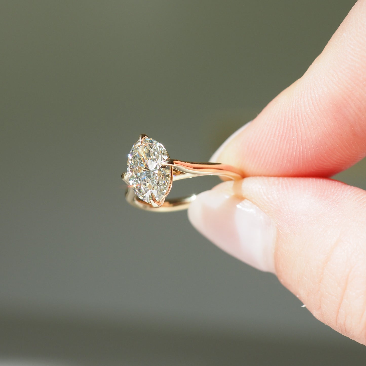 1.5 CT Oval Moissanite Solitaire Engagement Ring