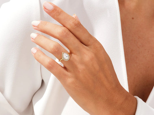 2.0CT Pear Diamond Halo Moissanite Engagement Ring