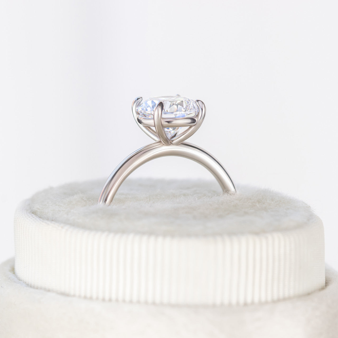 1.0 CT Round Moissanite Solitaire Engagement Ring