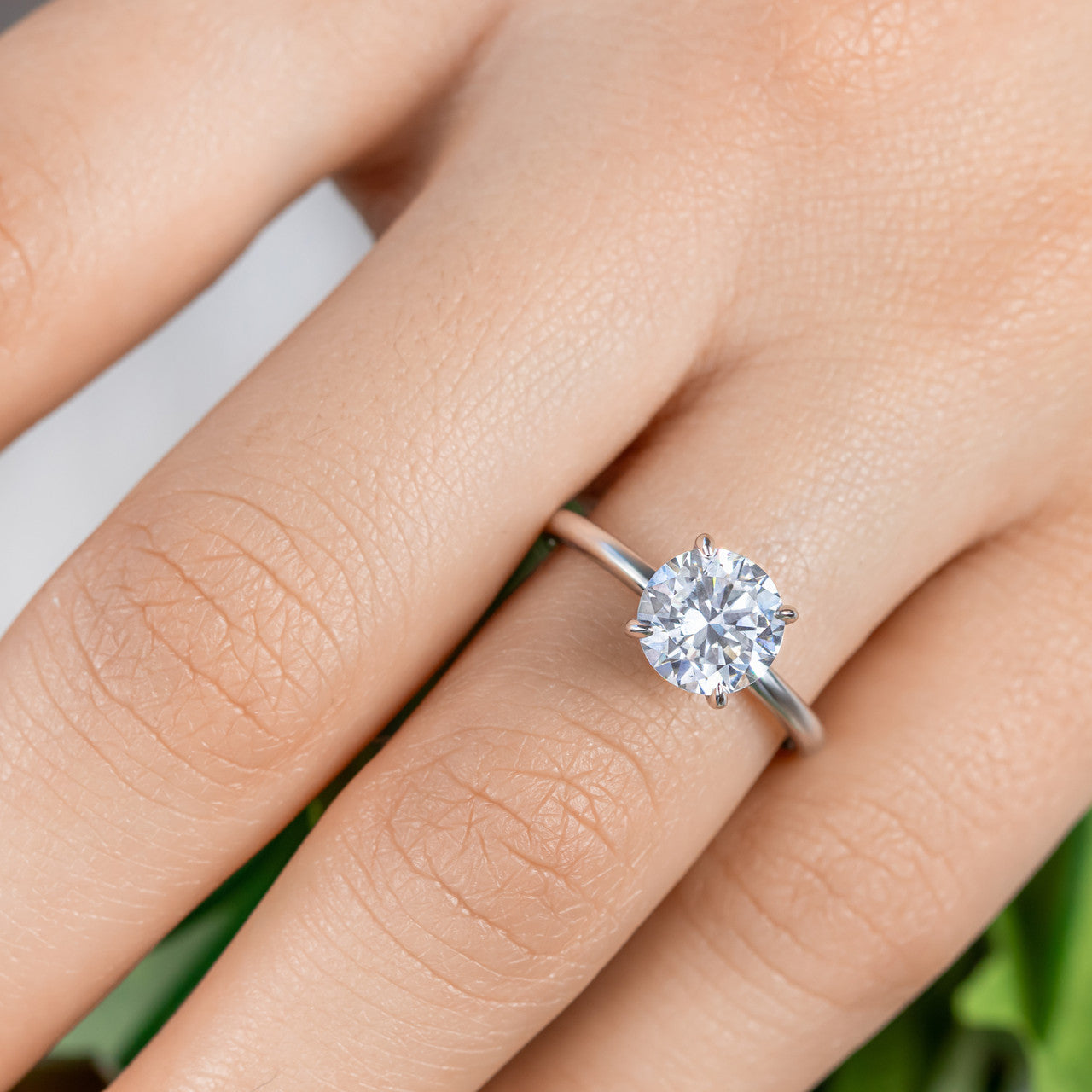 1.0 CT Round Moissanite Solitaire Engagement Ring