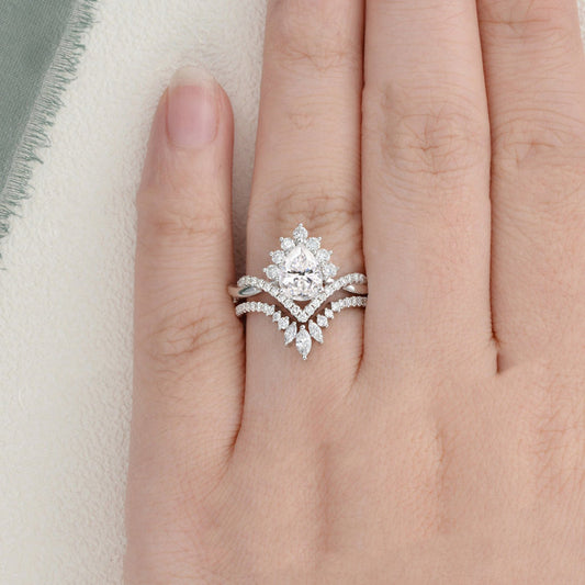 1.50 CT Pear Cut Twisted Art Deco Moissanite Bridal Ring Set