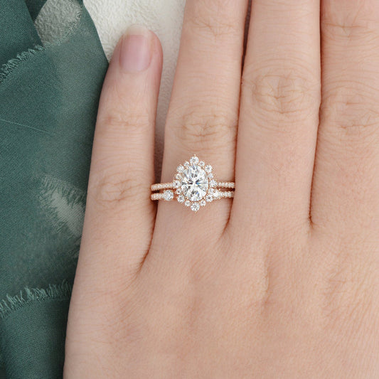 2.0 CT Oval Cut Halo Moissanite Bridal Ring Set