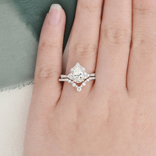 1.50 CT Pear Cut Cluster Moissanite Bridal Ring Set