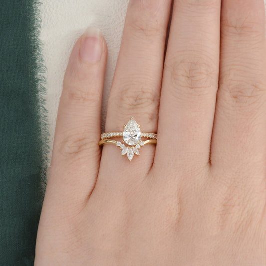 1.0 CT Pear Cut Solitaire Pave Setting Moissanite Bridal Ring Set