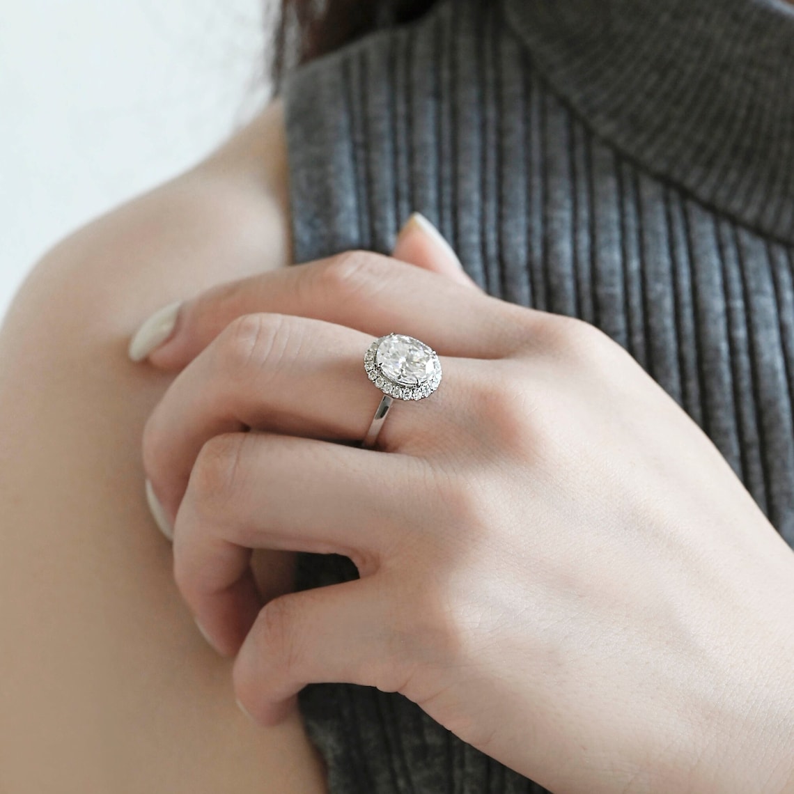3.0 CT Oval Moissanite Halo Engagement Ring