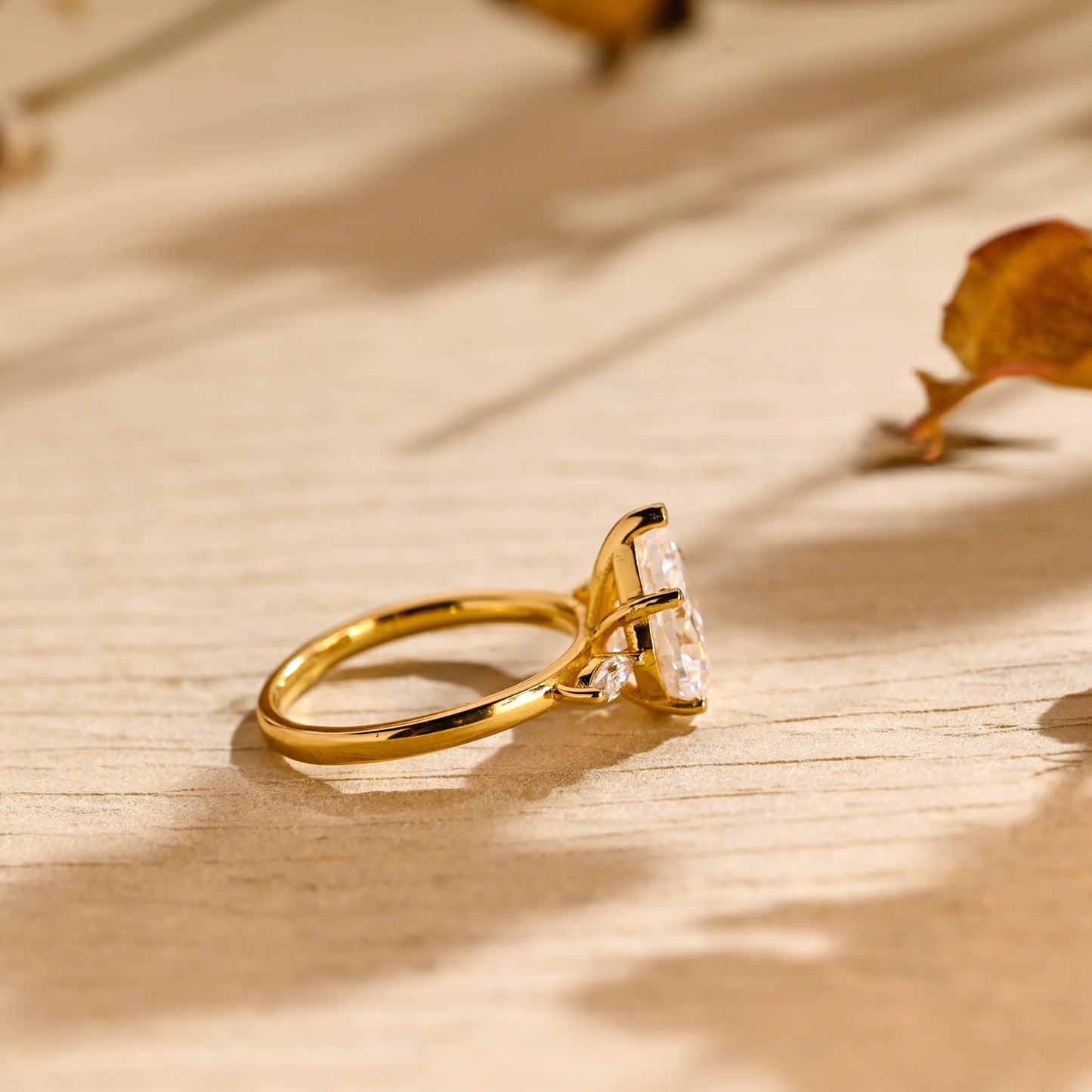 2.0CT Pear Diamond Three Stone Moissanite Engagement Ring